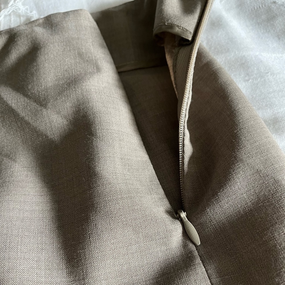 THEORY minimalist chic tan wool blend flare skirt size 6 like new - Picture 3 of 7